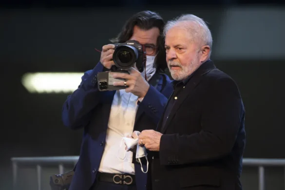 Lula entrega redes sociais ao PT para ampliar ofensiva política digital contra adversários