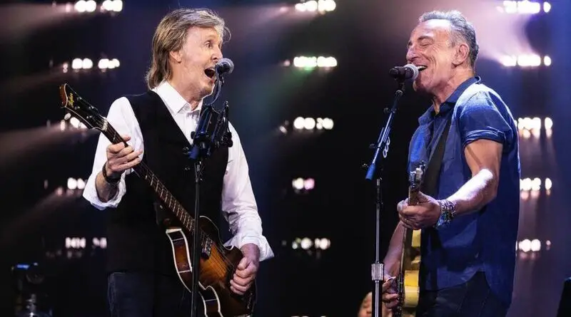 Paul McCartney and Bruce Springsteen Join Forces Onstage to Perform a Rolling Stones Hit From 1963